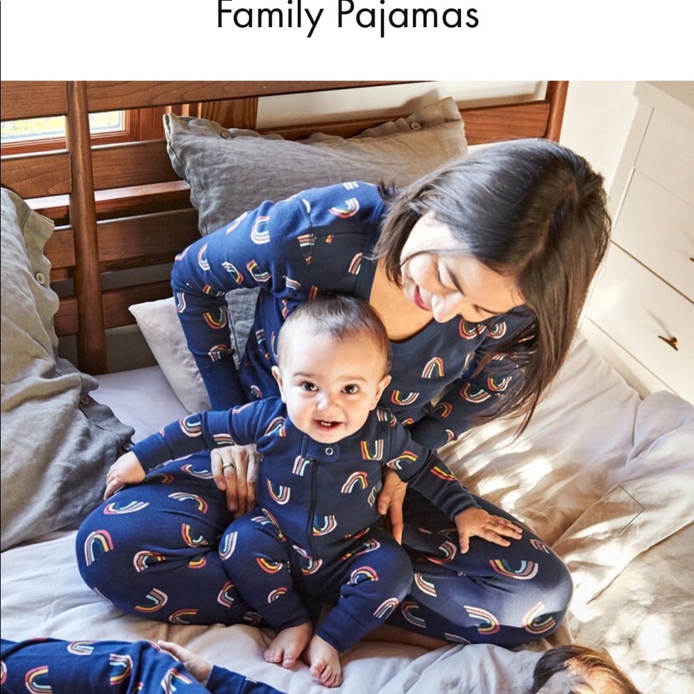 Adorable NWT Hanna ‘retro rainbow’ sleeper in navy - Picture 3 of 5